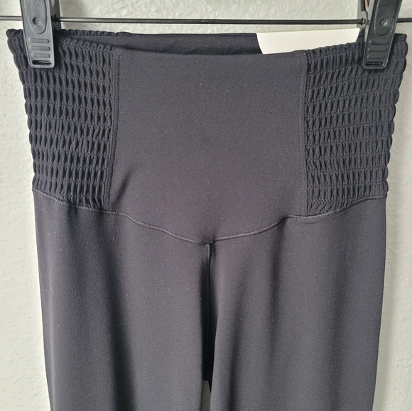NWT Aerie OFFLINE Real Me Smocked Legging, Size XSmall, Color Black - Picture 8 of 10